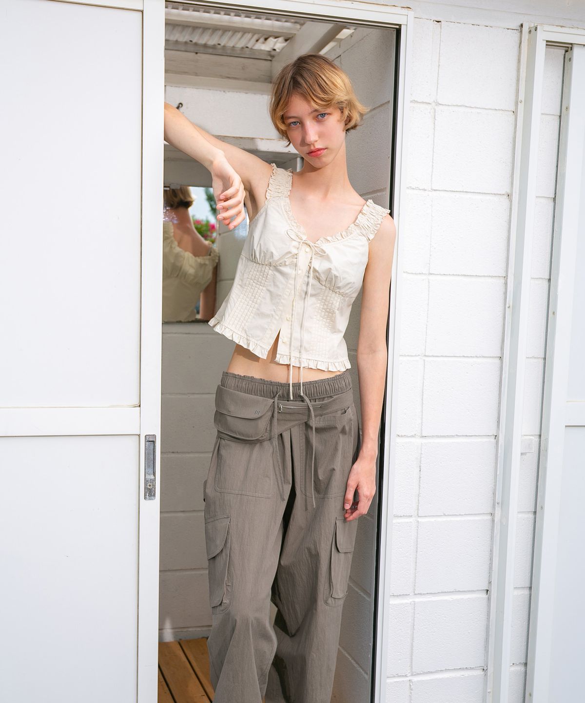 그로브(GROVE) INA SLEEVELESS TOP (CREAM)