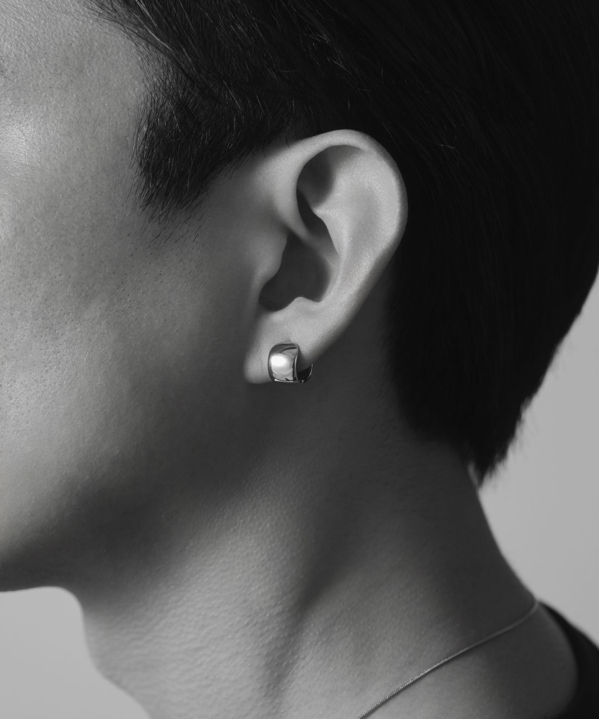 노비스도쿄(NOVICE TOKYO) 힌지 와이드 후프 피어스 Hinged Wide Hoop Pierce / silver