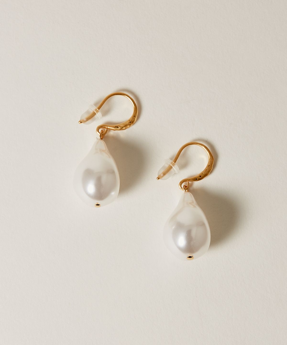 노비스도쿄(NOVICE TOKYO) 드롭 진주 후크 피어스 Drop Pearl Hook Pierce / gold