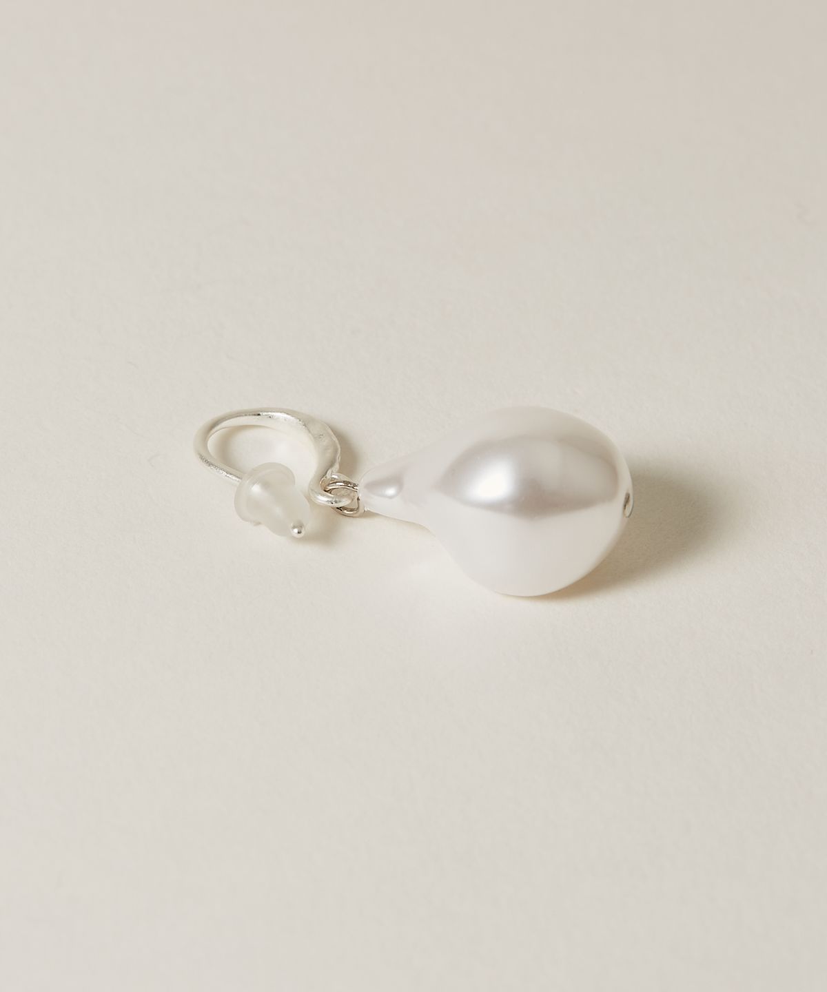 노비스도쿄(NOVICE TOKYO) 드롭 진주 후크 피어스 Drop Pearl Hook Pierce / silver