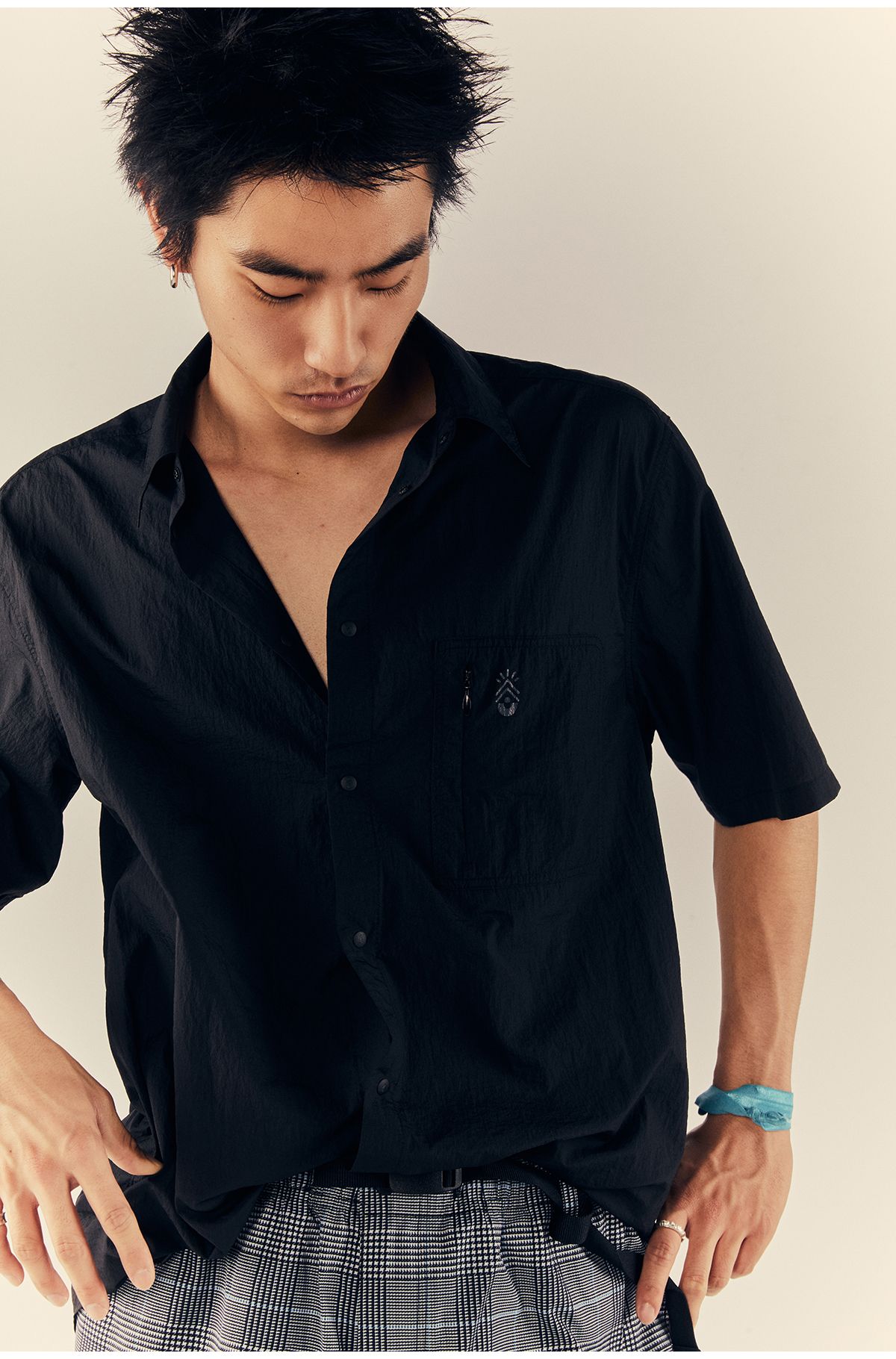 프라이데이세븐(FRIDAYSEVEN) 경량셔츠 gaia short sleeve shirt black