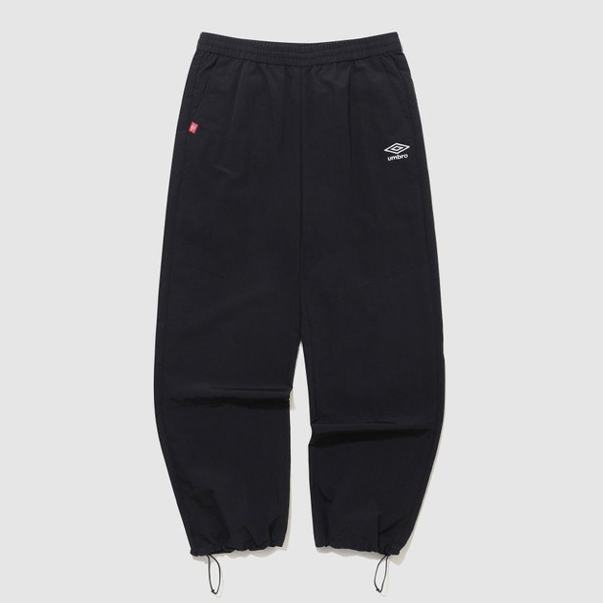 엄브로(UMBRO) 클래식 우븐 스트레이트 팬츠 블랙(UQ323CPT93)