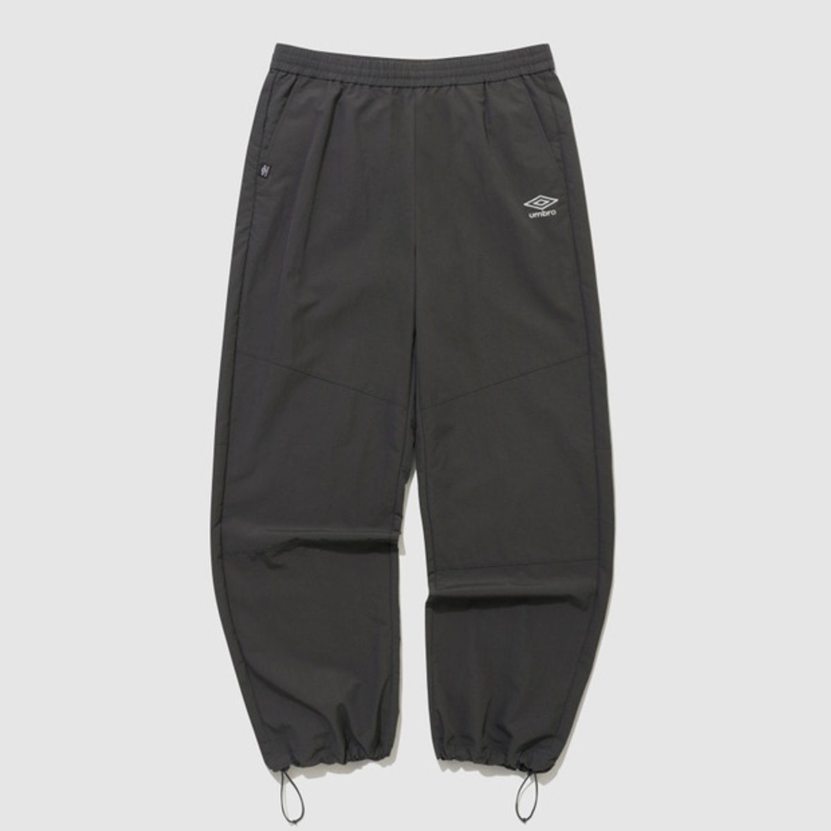 엄브로(UMBRO) 클래식 우븐 스트레이트 팬츠 차콜(UQ323CPT93)