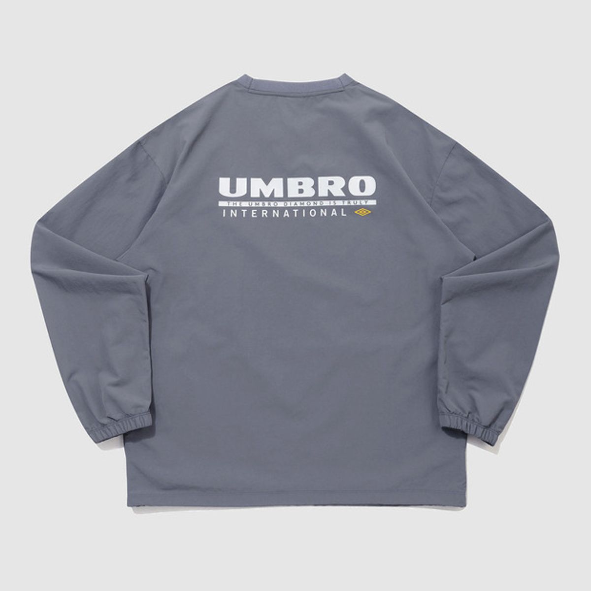 엄브로(UMBRO) 클래식 긴팔 피스테 차콜(UQ321CWT94)
