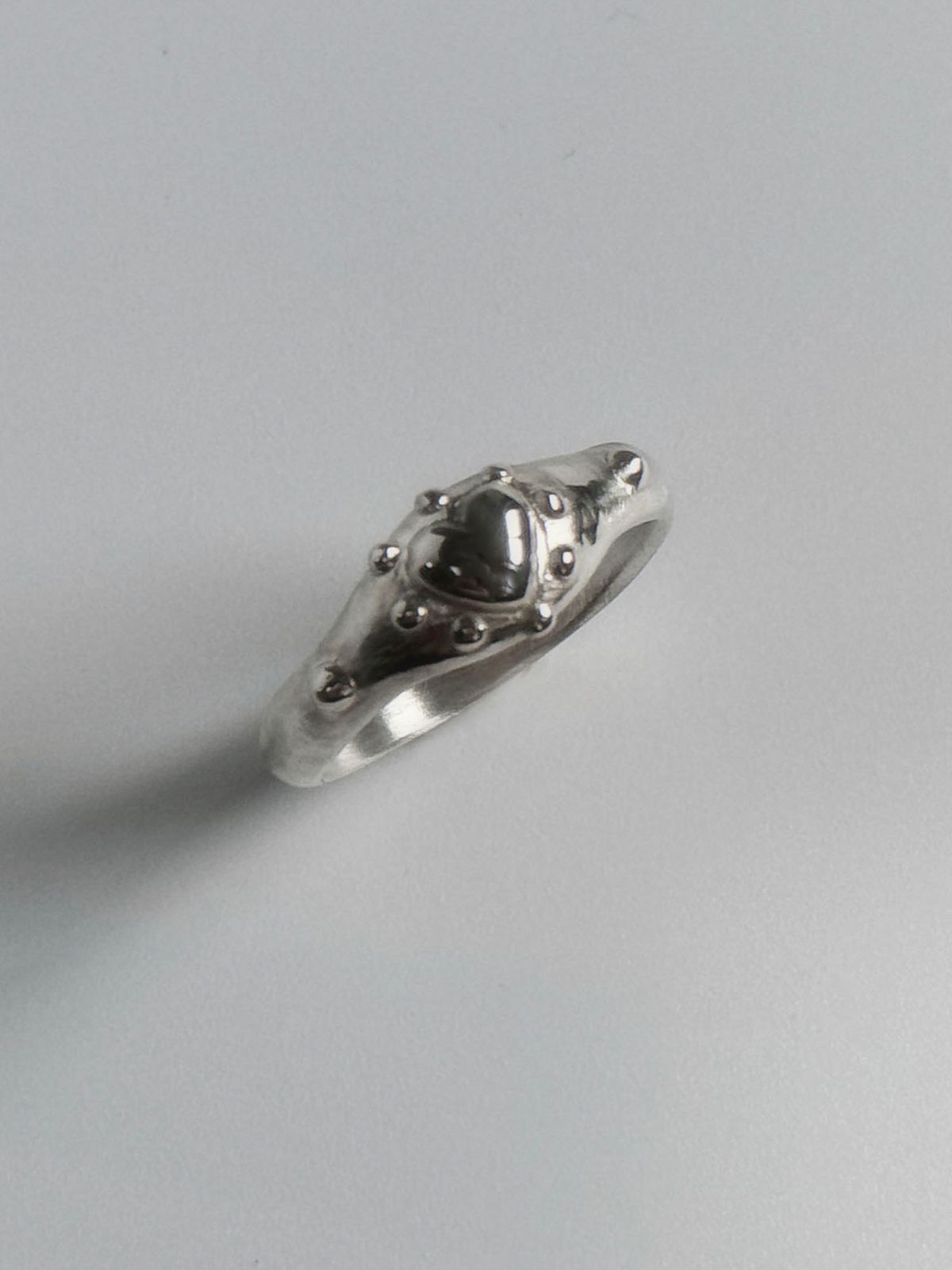 러브트릭스(LOVETRIX) Silver925 Heart dot ring