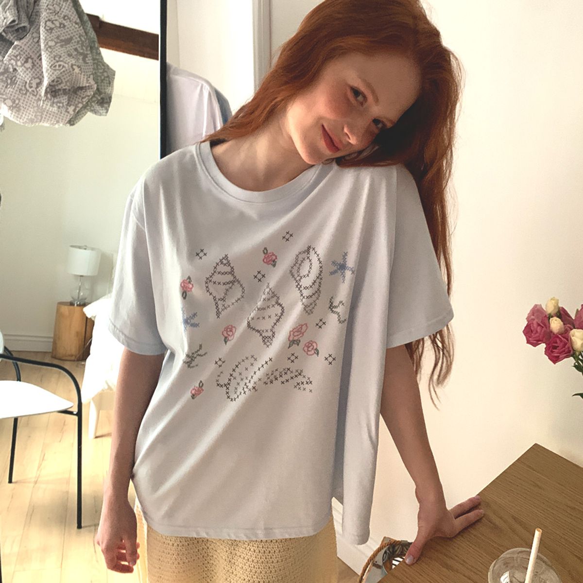 뮤즈무드(MUSEMOOD) clam stitch Tee (티셔츠)