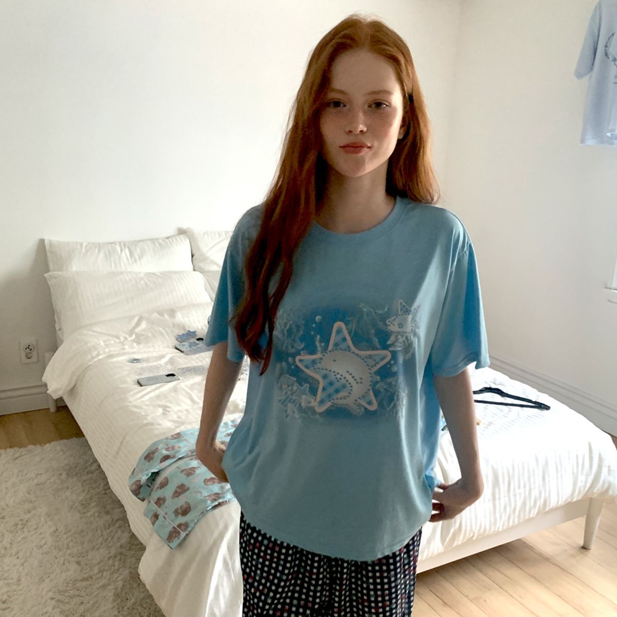 뮤즈무드(MUSEMOOD) Star Dolphin Tee (티셔츠)