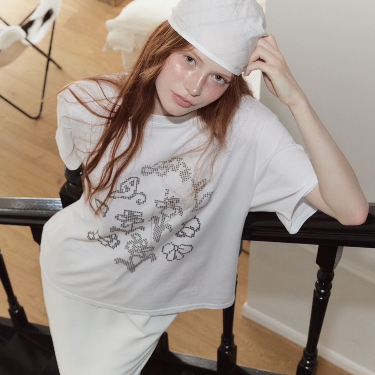 뮤즈무드(MUSEMOOD) crochet Tee (티셔츠)