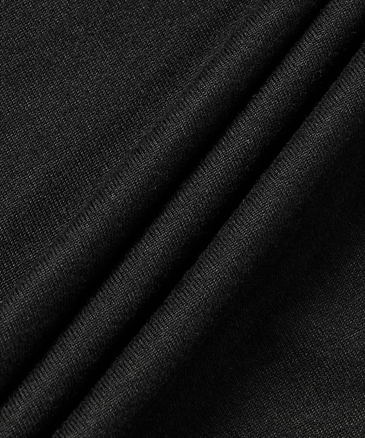 유희(YOUHEE) BASIC U-NECK QUARTER SLEEVE BLACK