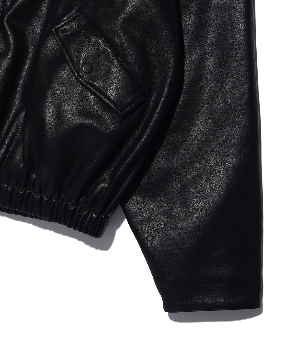 유희(YOUHEE) FAUX LEATHER JUMPER BLACK