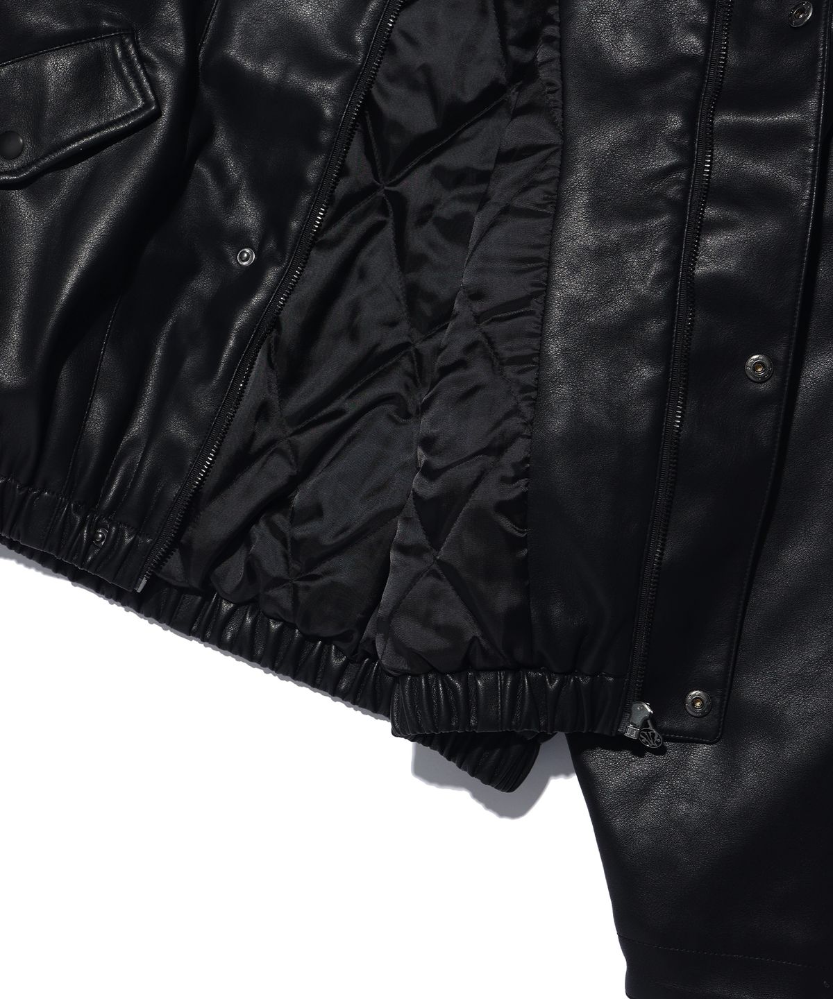 유희(YOUHEE) FAUX LEATHER JUMPER BLACK