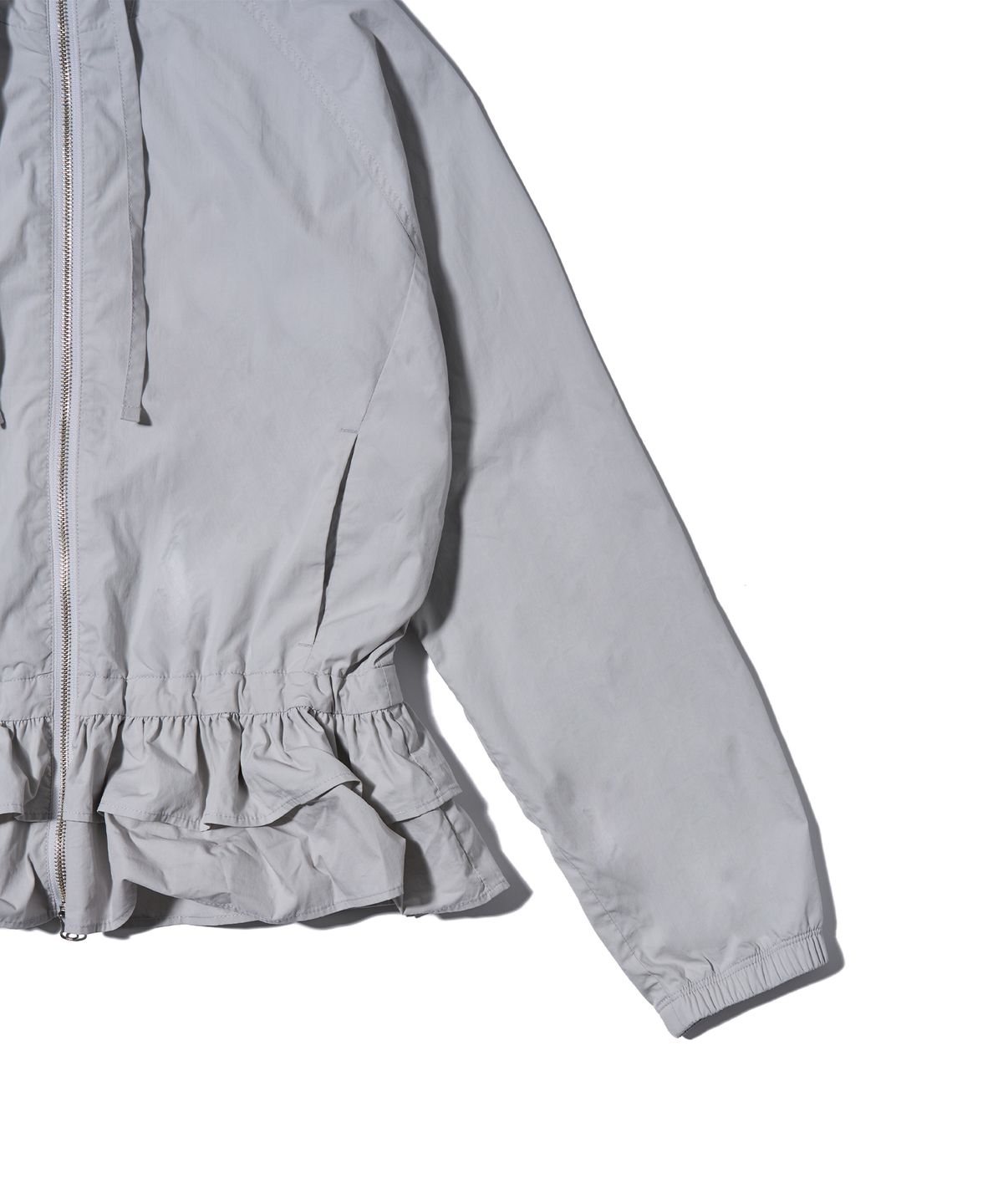 유희(YOUHEE) RUFFLE DETAILED WINDBREAKER GREY