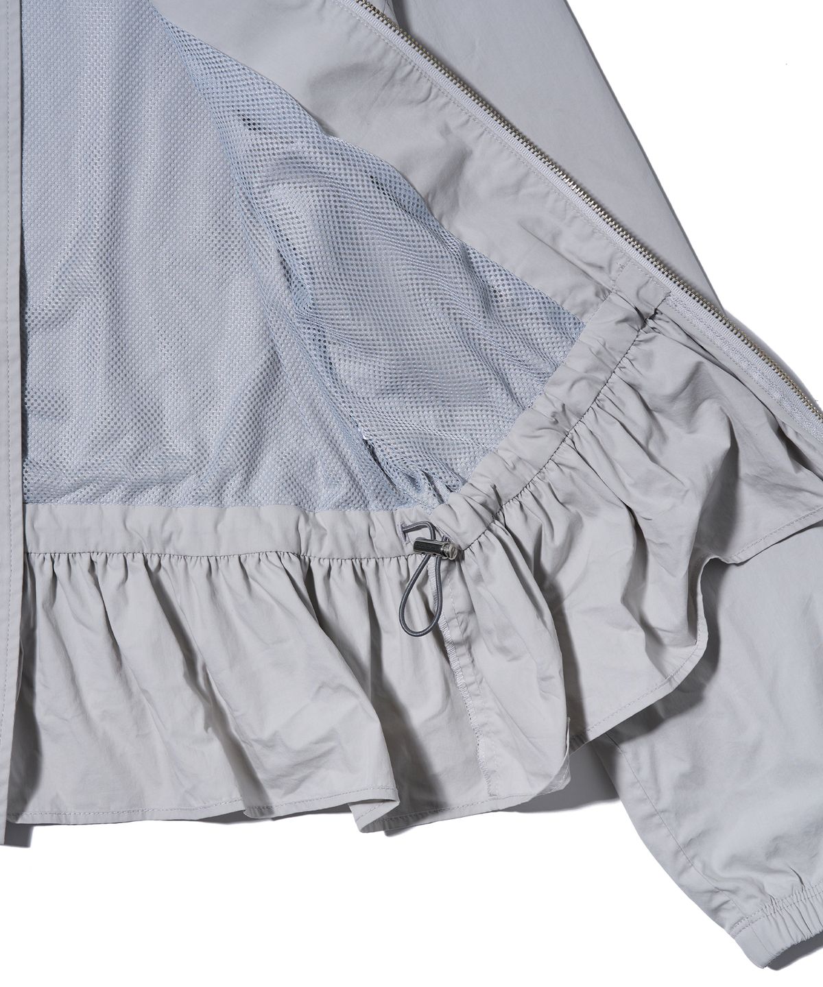 유희(YOUHEE) RUFFLE DETAILED WINDBREAKER GREY