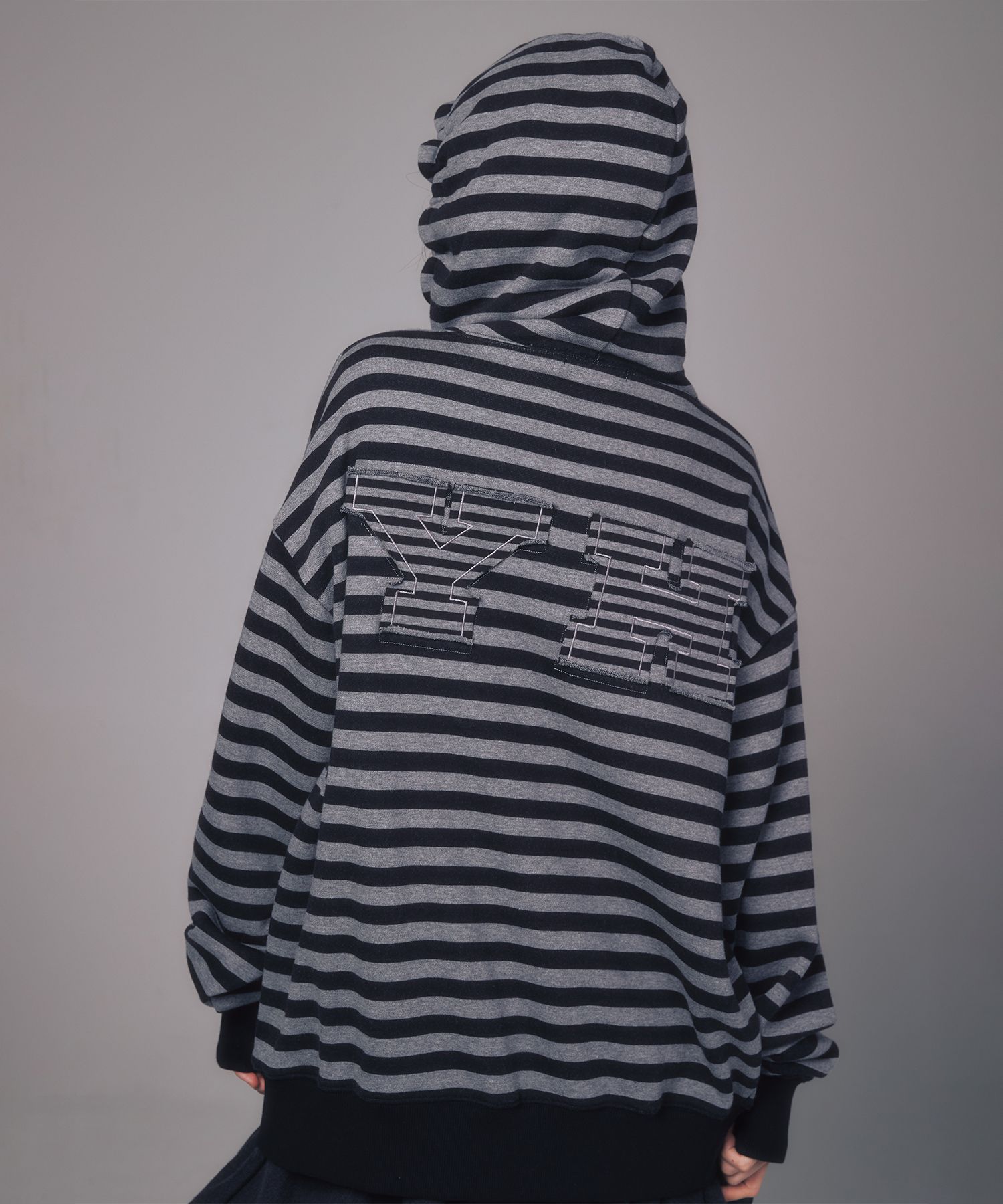 MUSINSA公式 | YOUHEE I LOVE APPLIQUE HOOD ZIP-UP CHARCOAL