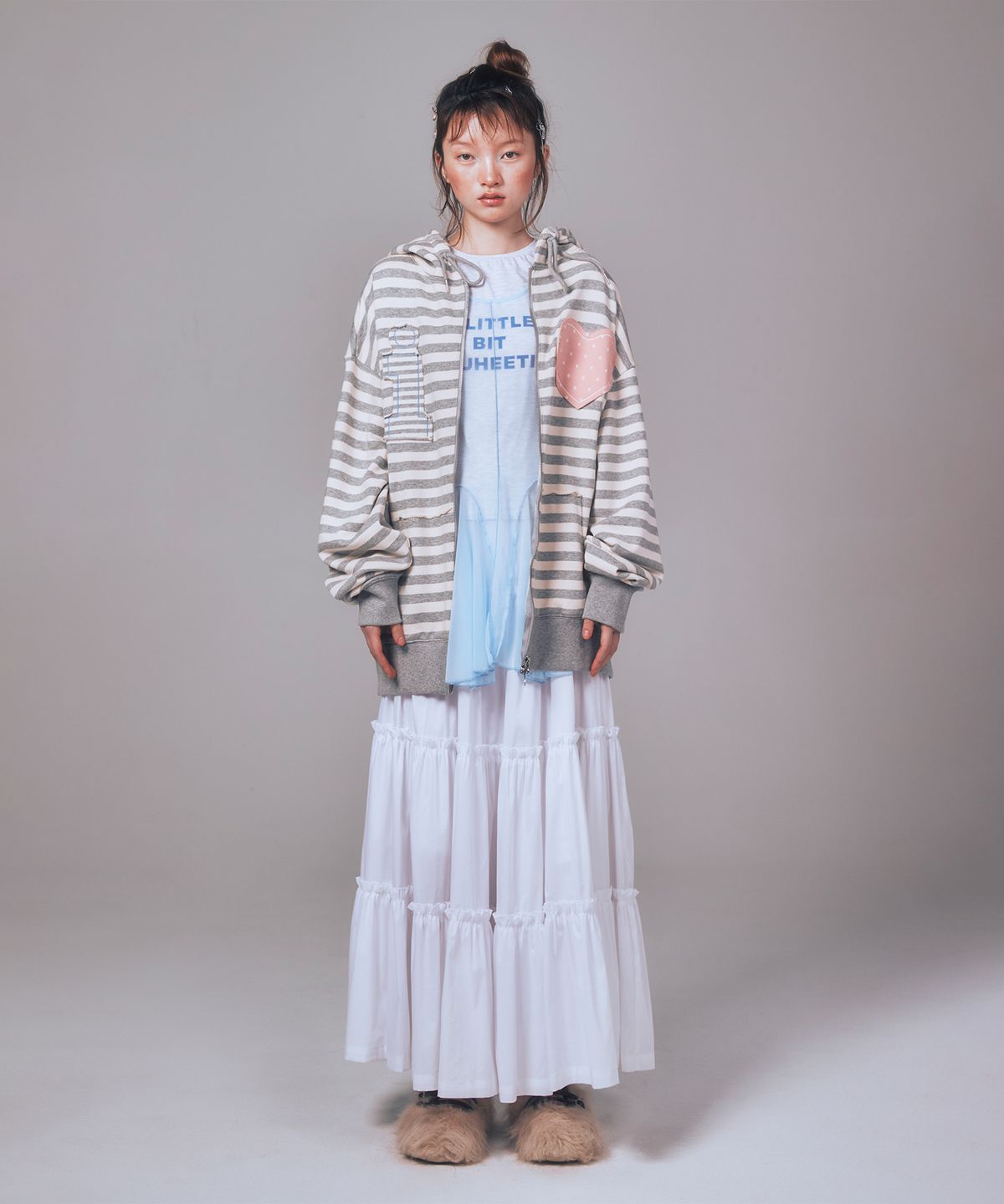 유희(YOUHEE) I LOVE APPLIQUE HOOD ZIP-UP MELANGE GREY