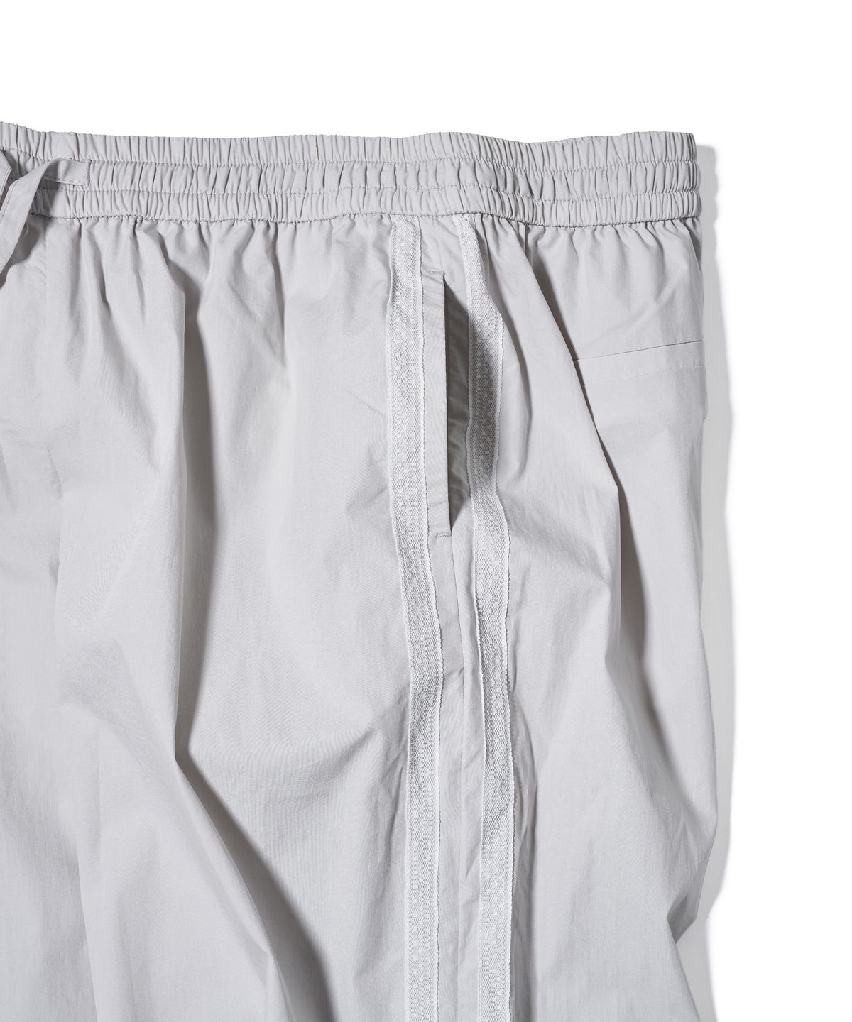 유희(YOUHEE) RUFFLE DETAILED BANDING PANTS GREY