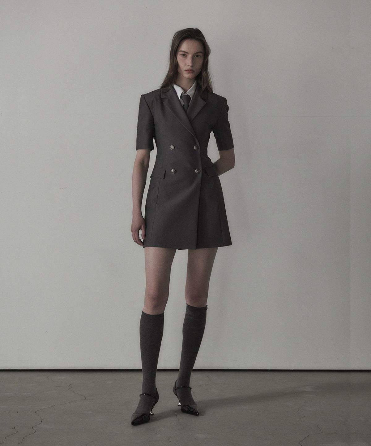마우솔레움(MAU SOLEUM) [Standard Fit] Jenn half-sleeve suit jacket dress - Grey