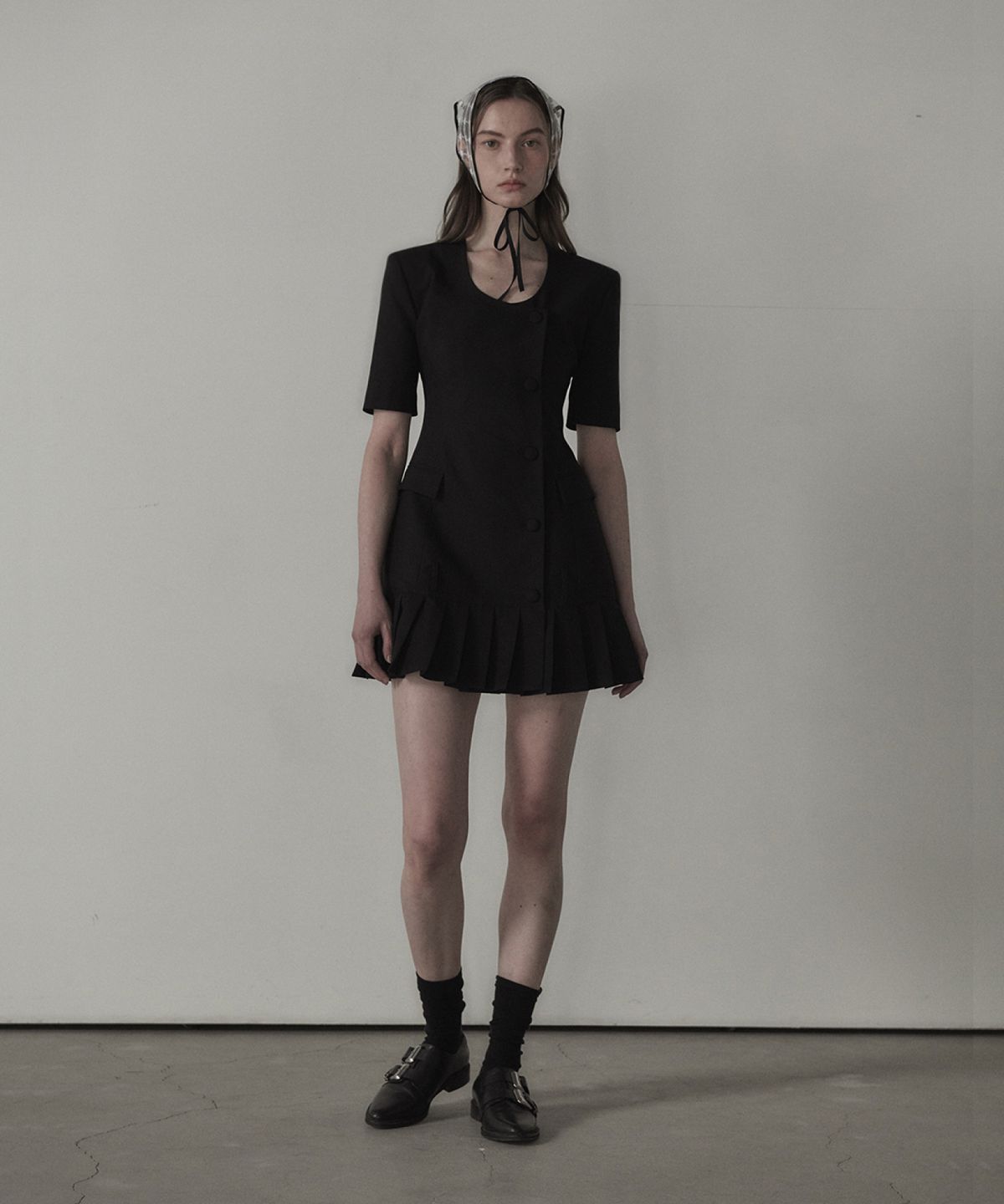 마우솔레움(MAU SOLEUM) [Standard Fit] Jenn Round Neck Pleated Half-Sleeve Suit Jacket Dress - Black