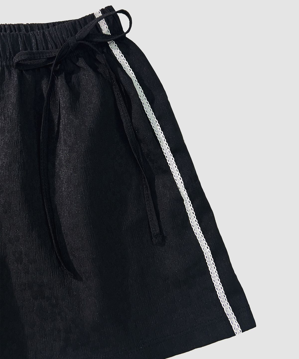 디어스토커(DEARSTALKER) ERIN FLOWER SHORTS - BLACK