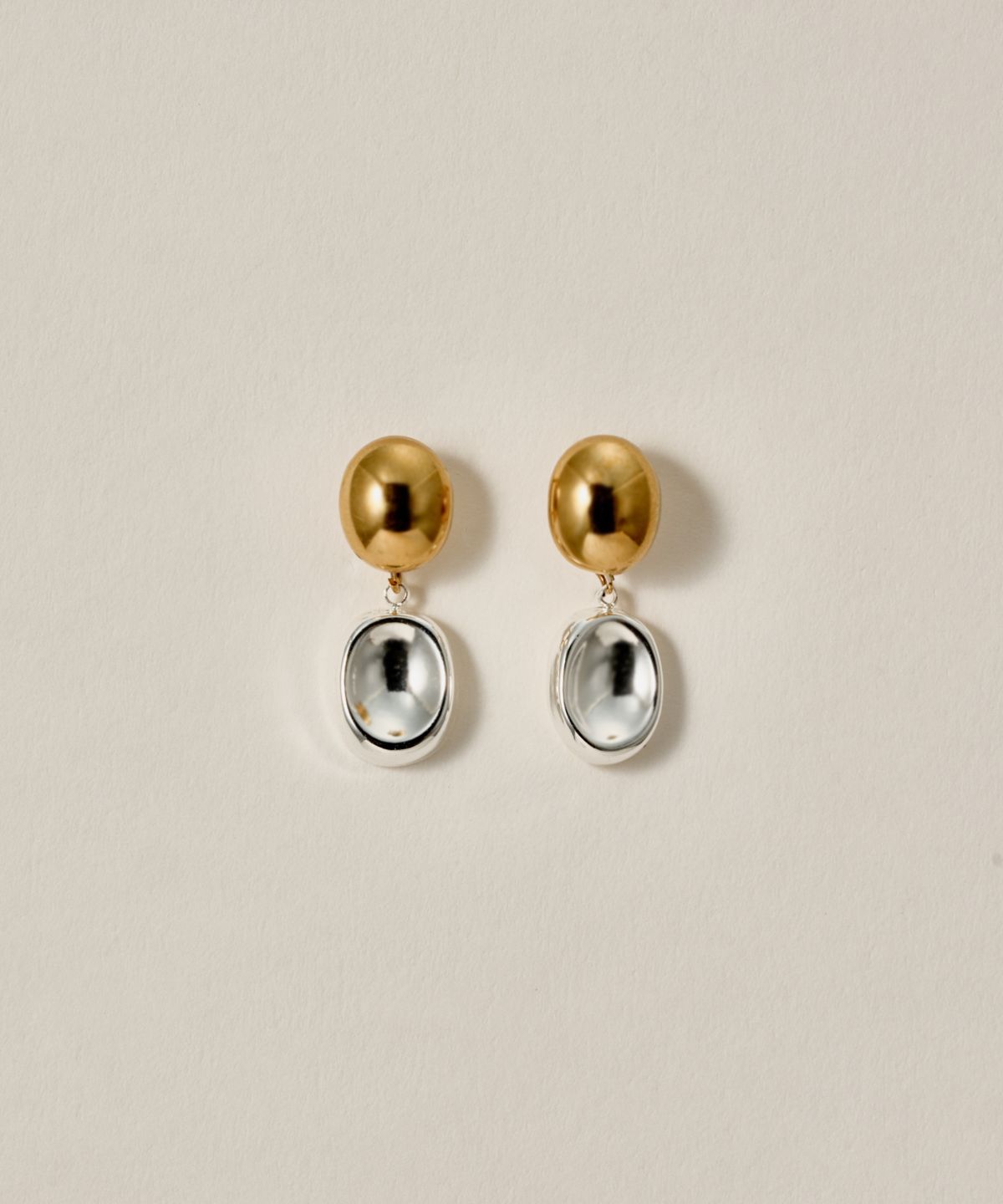 노비스도쿄(NOVICE TOKYO) 오목 쉐입 믹스 피어스 Bicolor Concave Pierce［Stainless］/ One color
