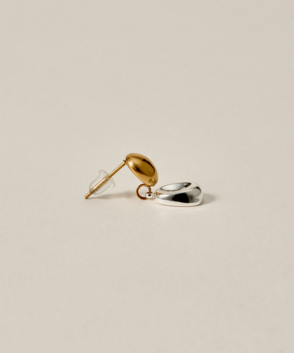 노비스도쿄(NOVICE TOKYO) 오목 쉐입 믹스 피어스 Bicolor Concave Pierce［Stainless］/ One color