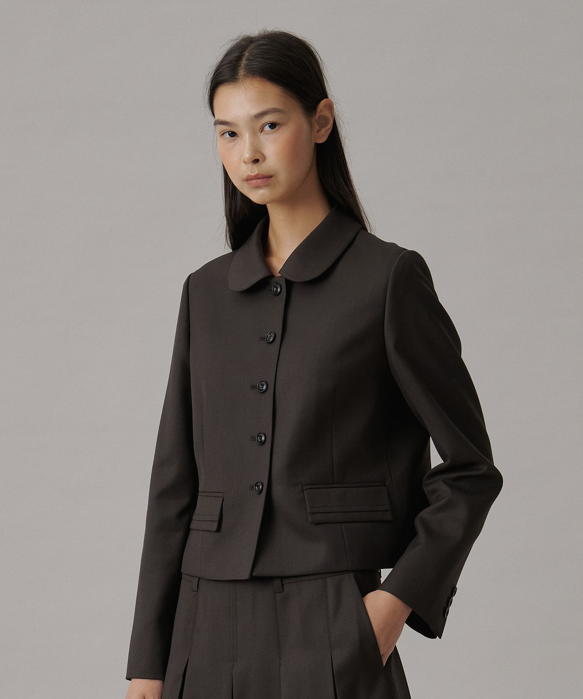 튜드먼트(TTUDEMENT) ROUND COLLAR CROPPED JACKET_BROWN