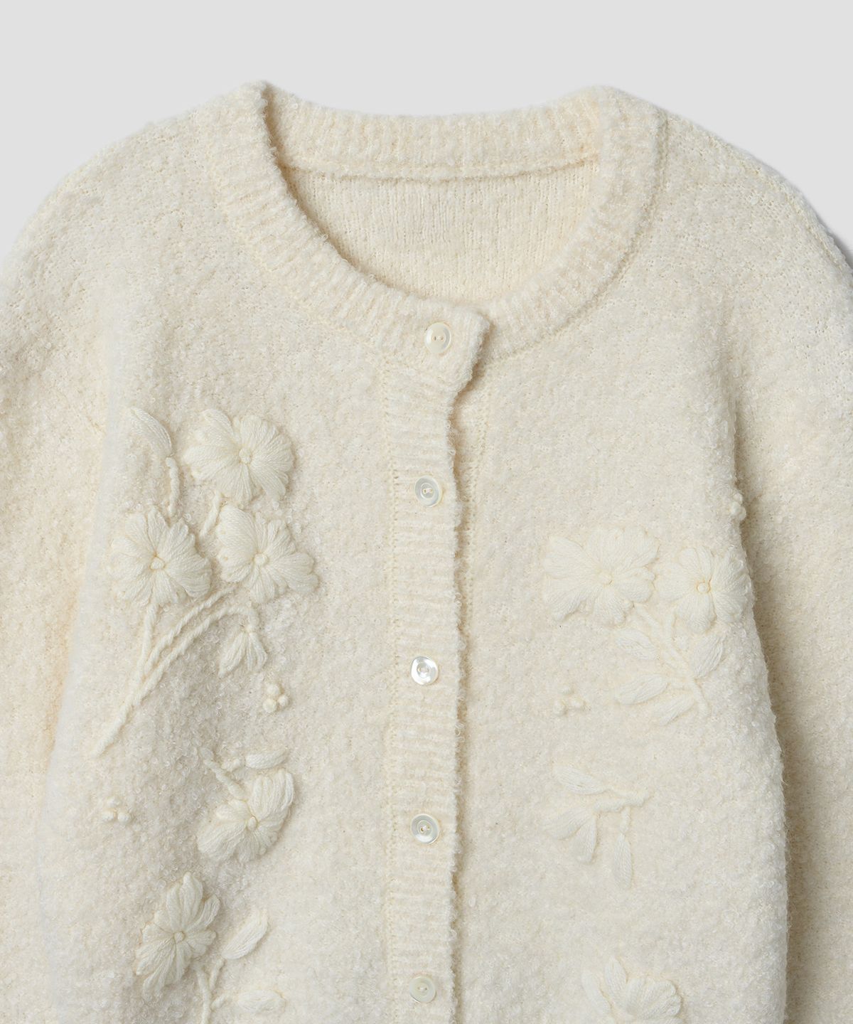 튜드먼트(TTUDEMENT) GRANDMA BOUCLE CARDIGAN CREAM