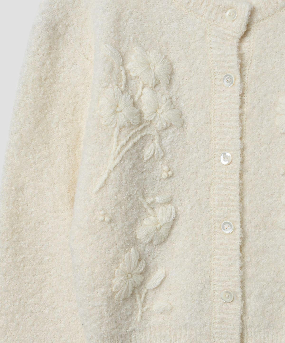 튜드먼트(TTUDEMENT) GRANDMA BOUCLE CARDIGAN CREAM