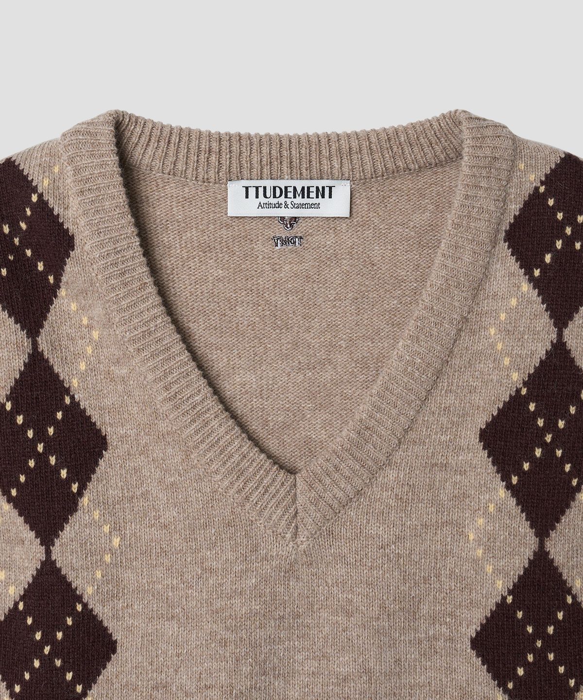 튜드먼트(TTUDEMENT) MUTED ARGYLE VEST BEIGE