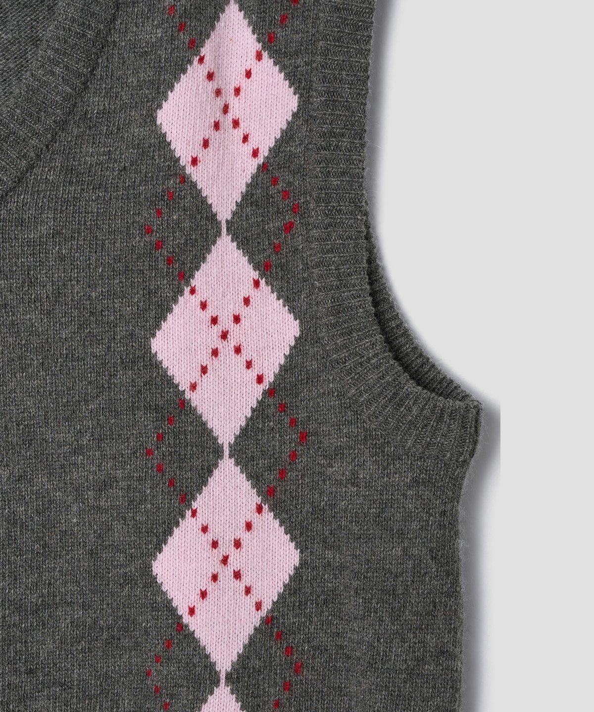튜드먼트(TTUDEMENT) MUTED ARGYLE VEST CHARCOAL