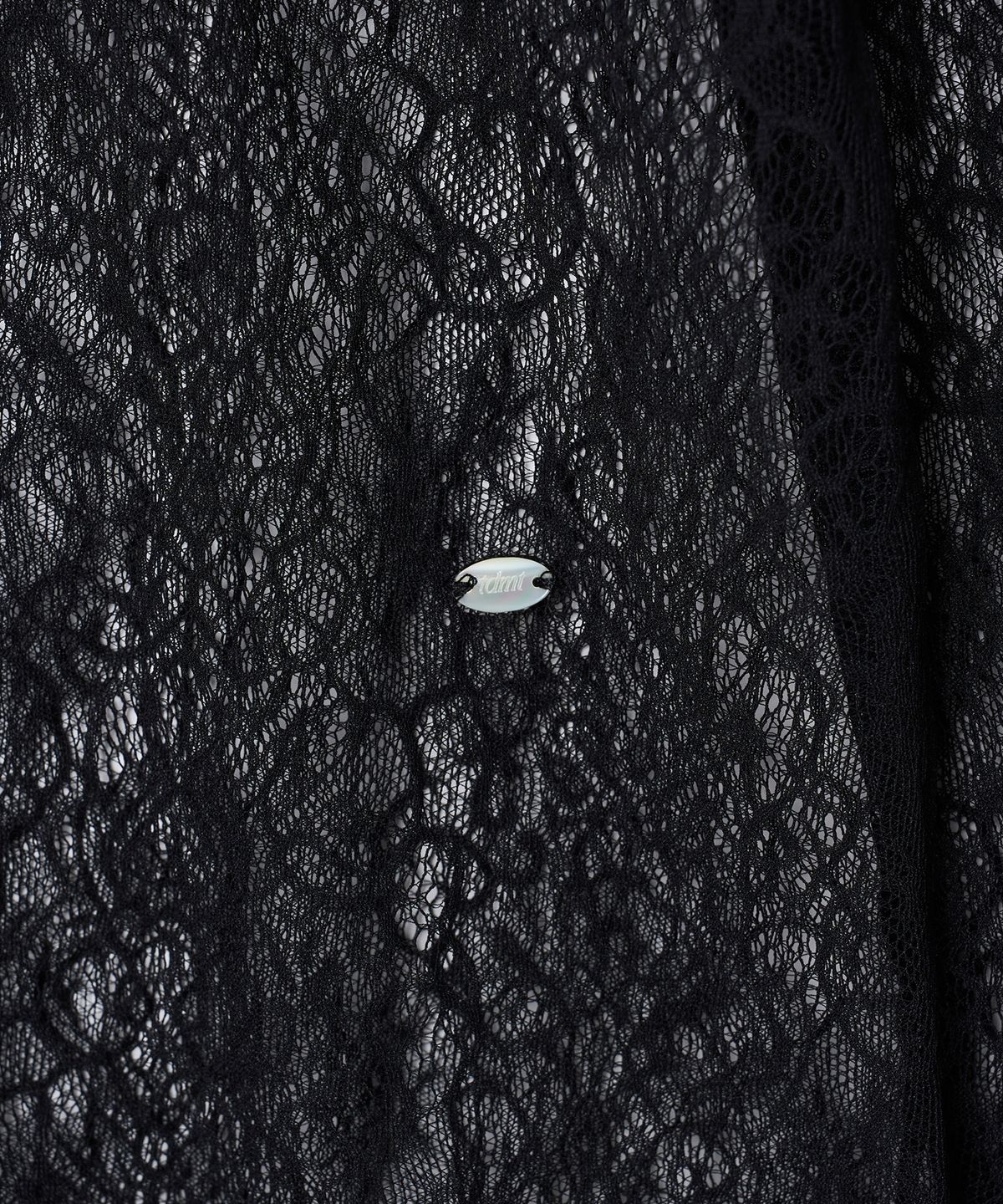 튜드먼트(TTUDEMENT) HIGH NECK LACE SHEER TOP BLACK