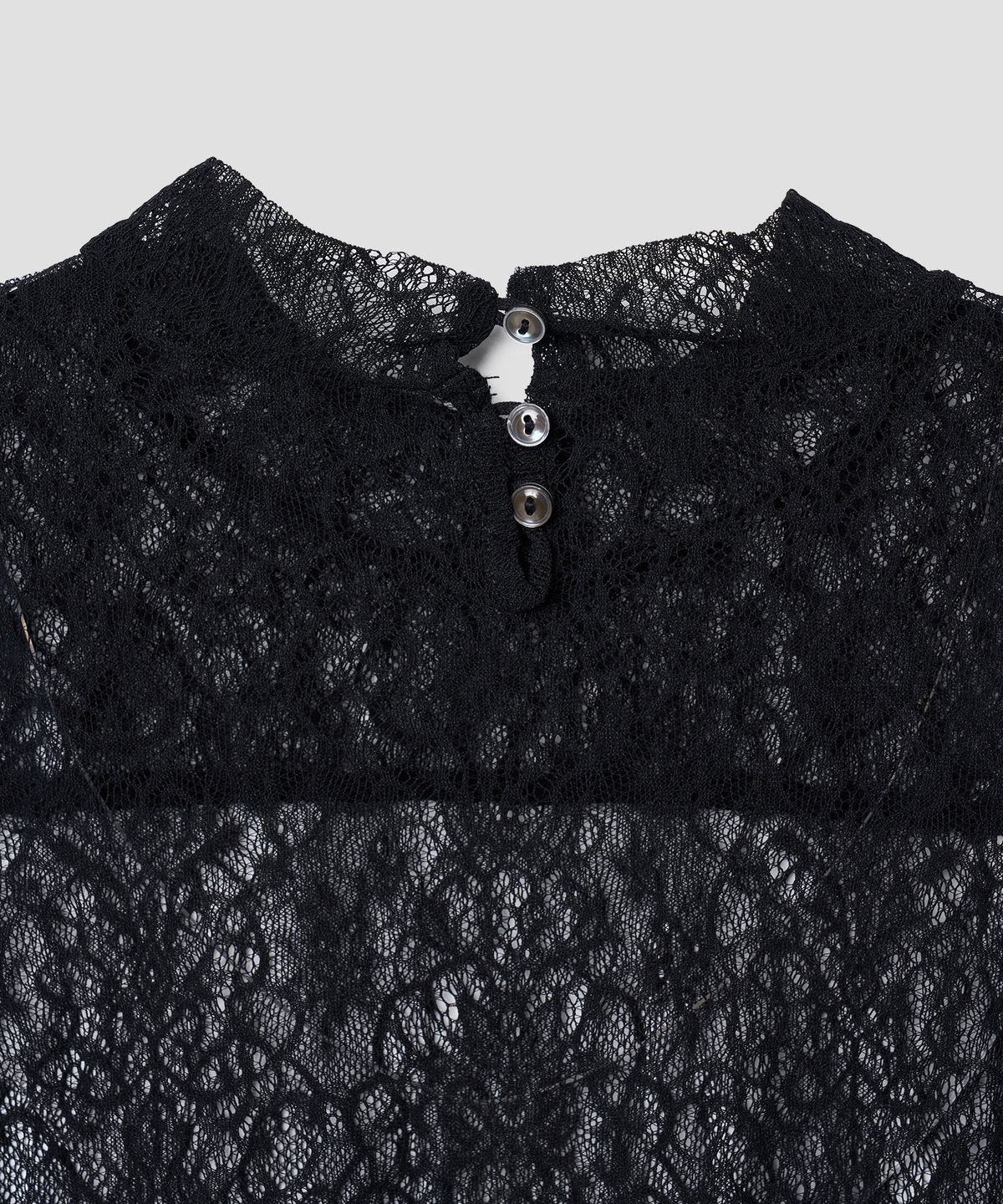 튜드먼트(TTUDEMENT) HIGH NECK LACE SHEER TOP BLACK