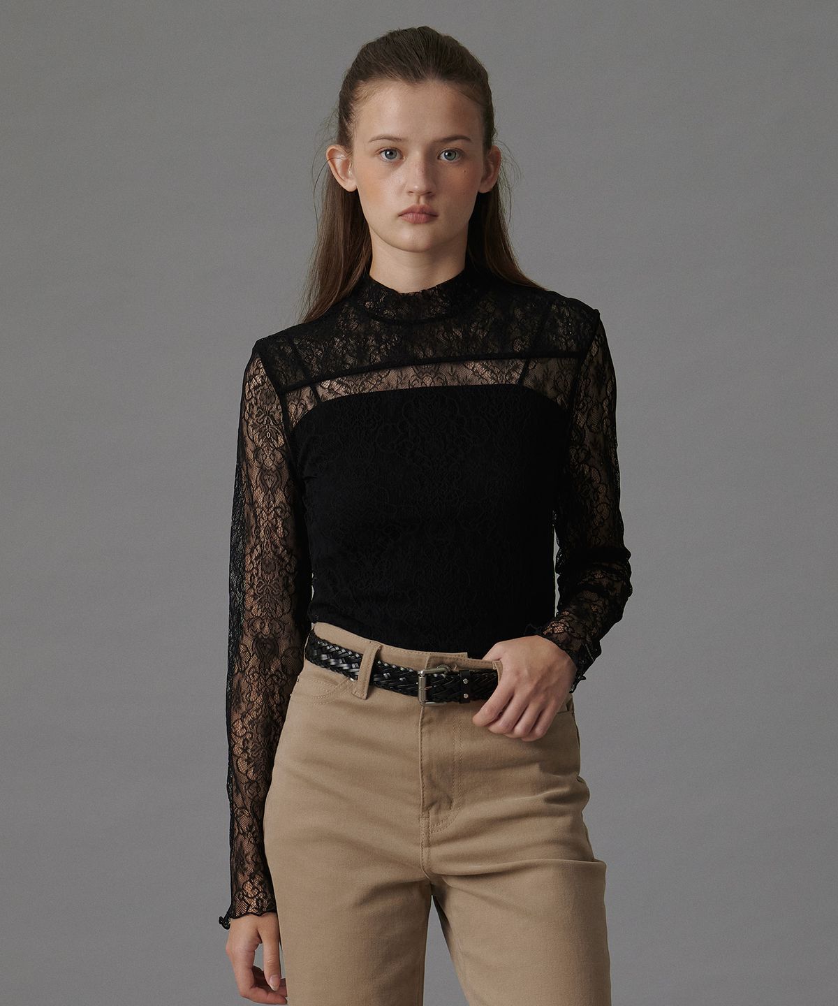 튜드먼트(TTUDEMENT) HIGH NECK LACE SHEER TOP BLACK