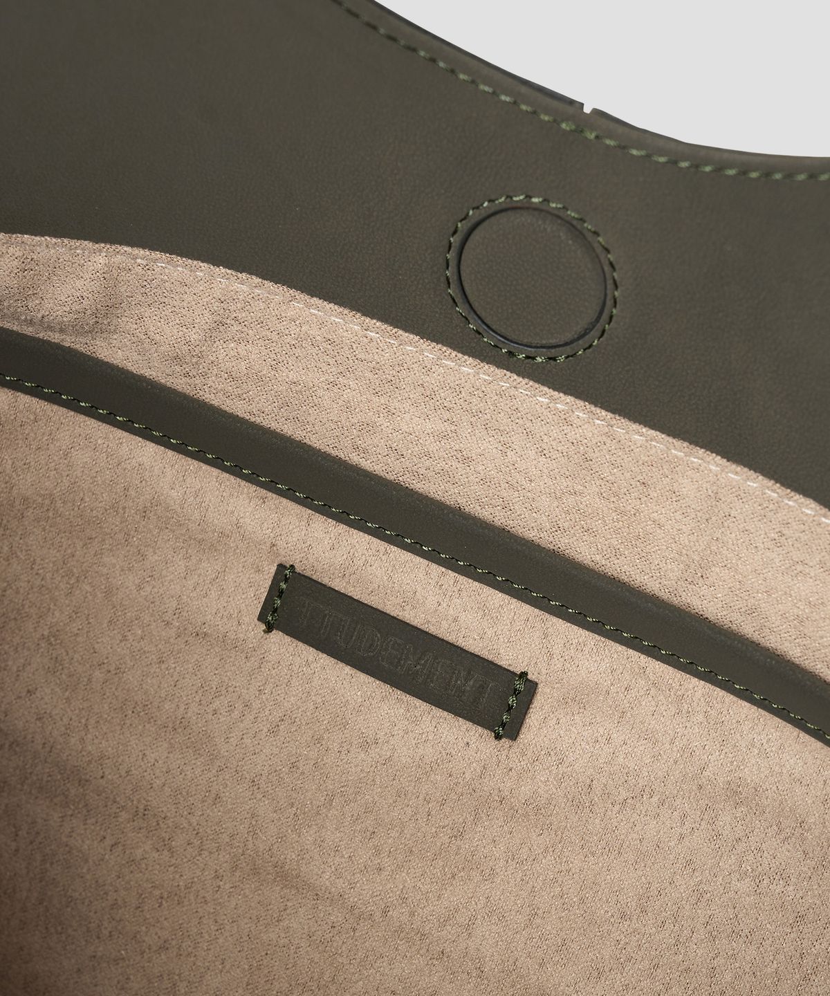 튜드먼트(TTUDEMENT) 60s OVAL HANDLE POCKET BAG KHAKI