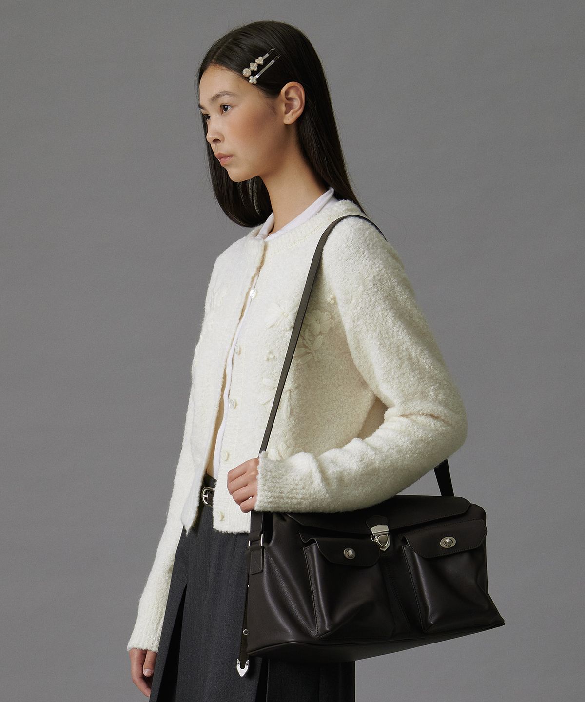 튜드먼트(TTUDEMENT) FLAP POCKET SATCHEL BAG BROWN