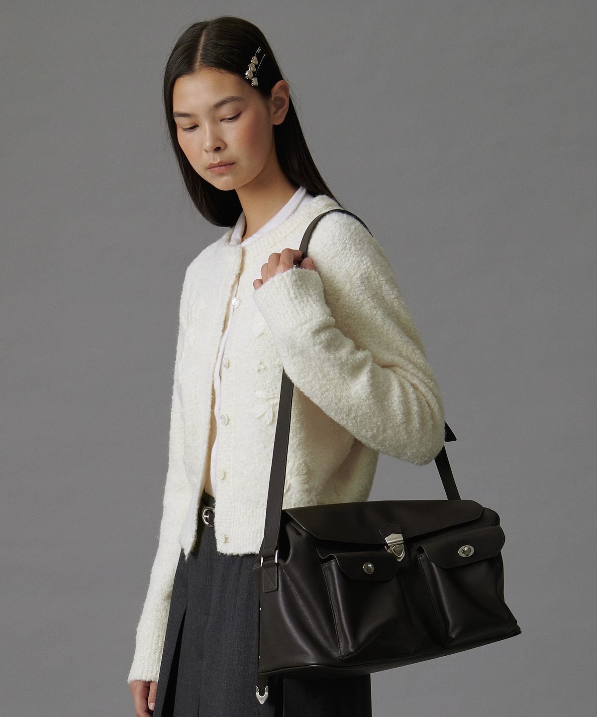 튜드먼트(TTUDEMENT) FLAP POCKET SATCHEL BAG BROWN