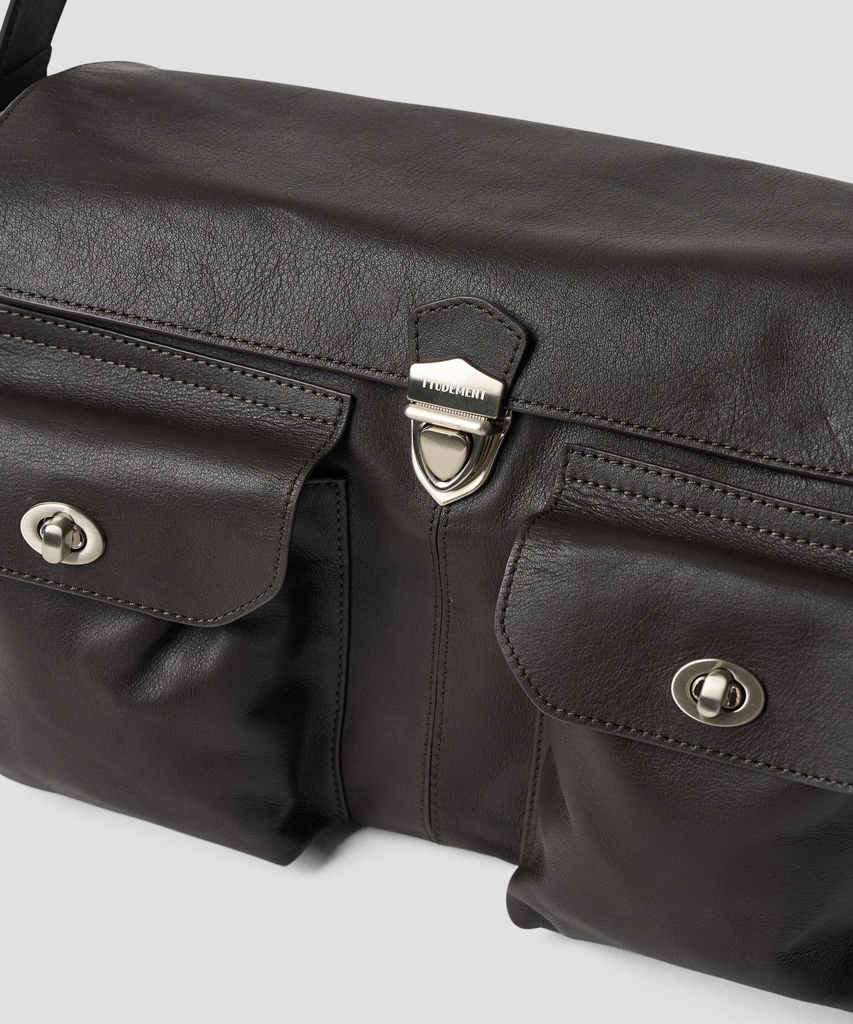 튜드먼트(TTUDEMENT) FLAP POCKET SATCHEL BAG BROWN