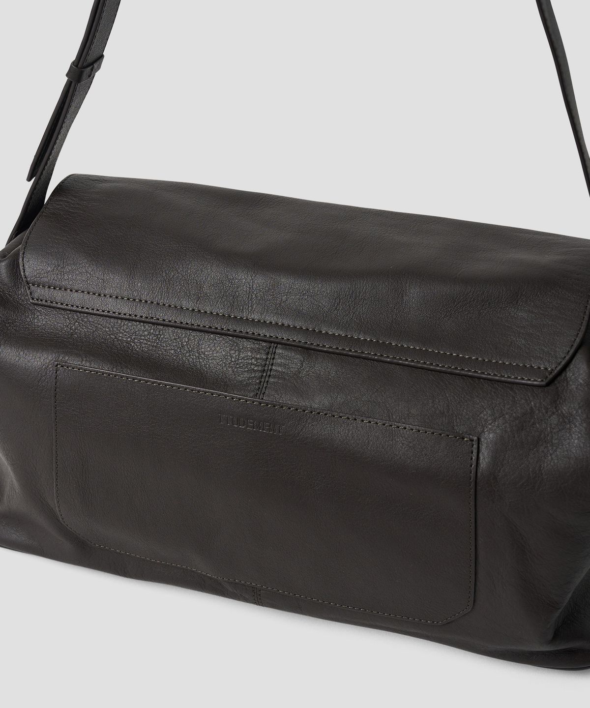 튜드먼트(TTUDEMENT) FLAP POCKET SATCHEL BAG BROWN