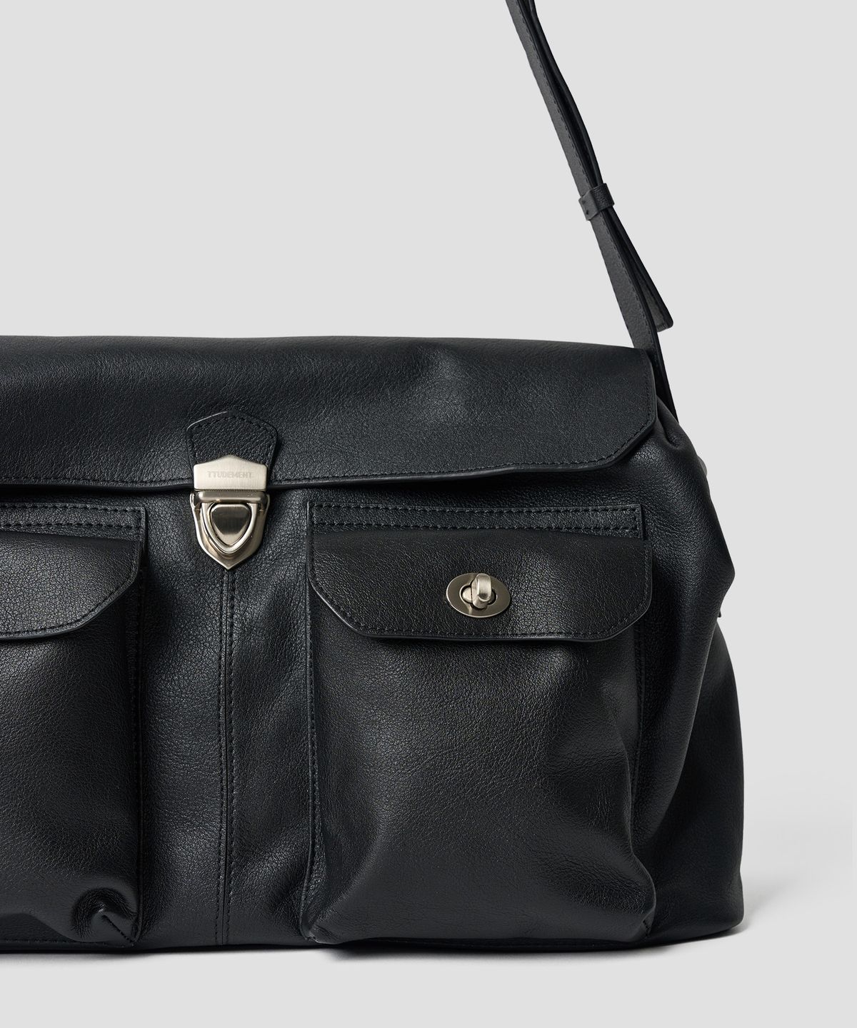 튜드먼트(TTUDEMENT) FLAP POCKET SATCHEL BAG BLACK