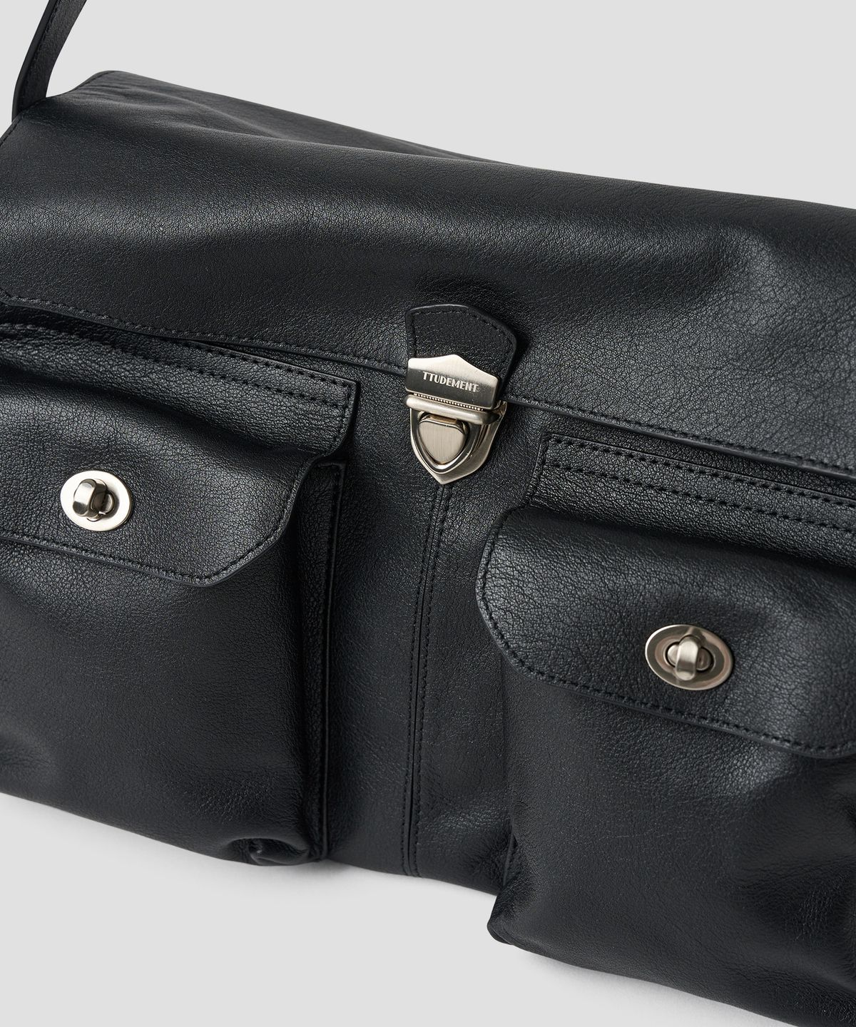 튜드먼트(TTUDEMENT) FLAP POCKET SATCHEL BAG BLACK
