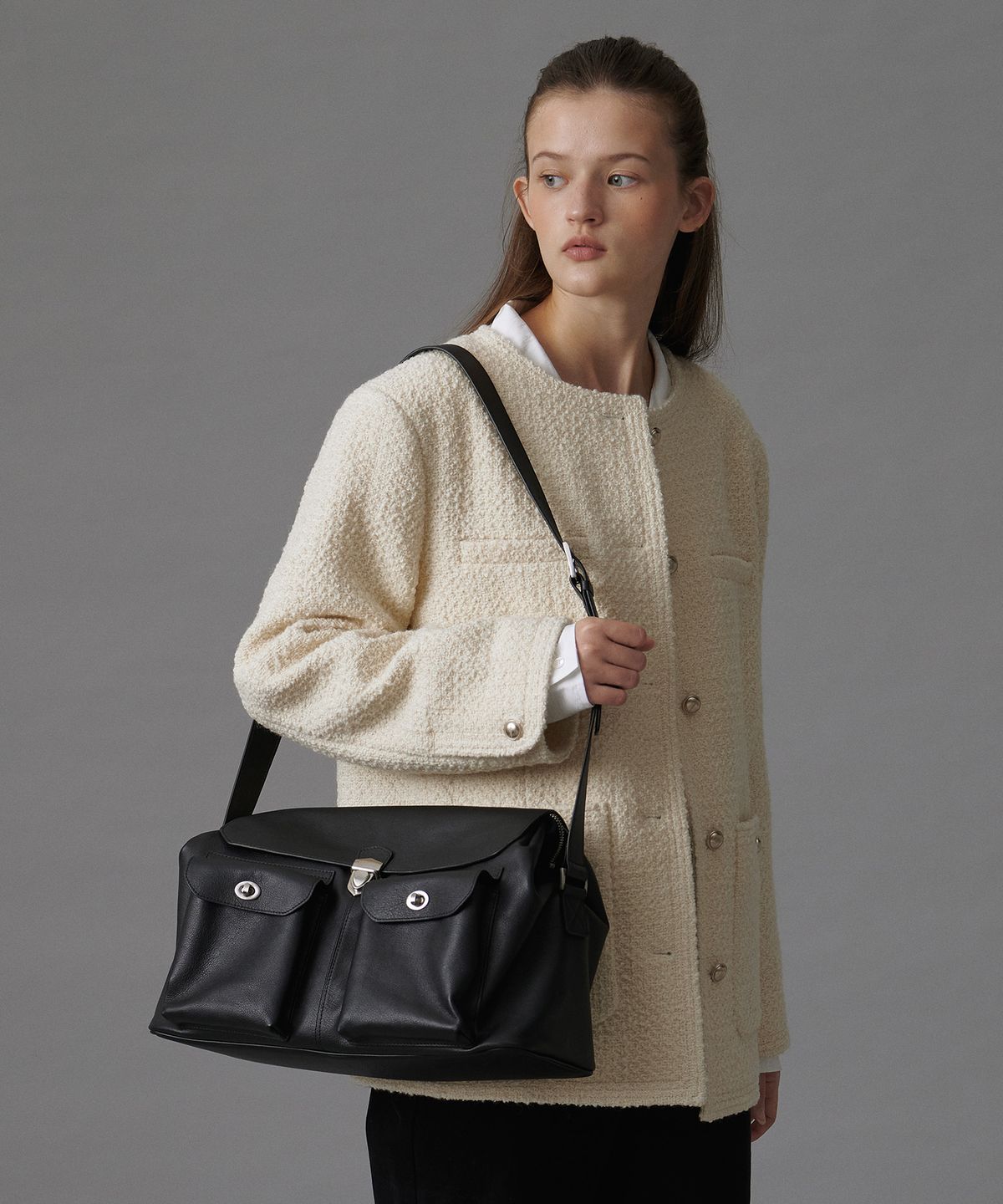 튜드먼트(TTUDEMENT) FLAP POCKET SATCHEL BAG BLACK