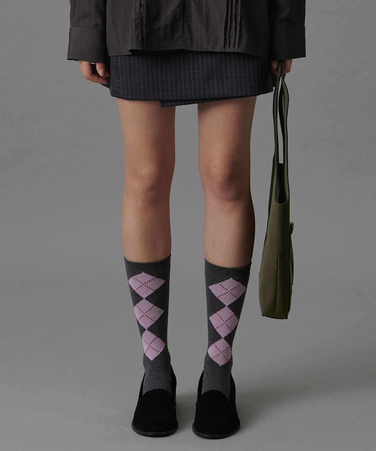 튜드먼트(TTUDEMENT) ARGYLE PATTERN SOCKS CHARCOAL