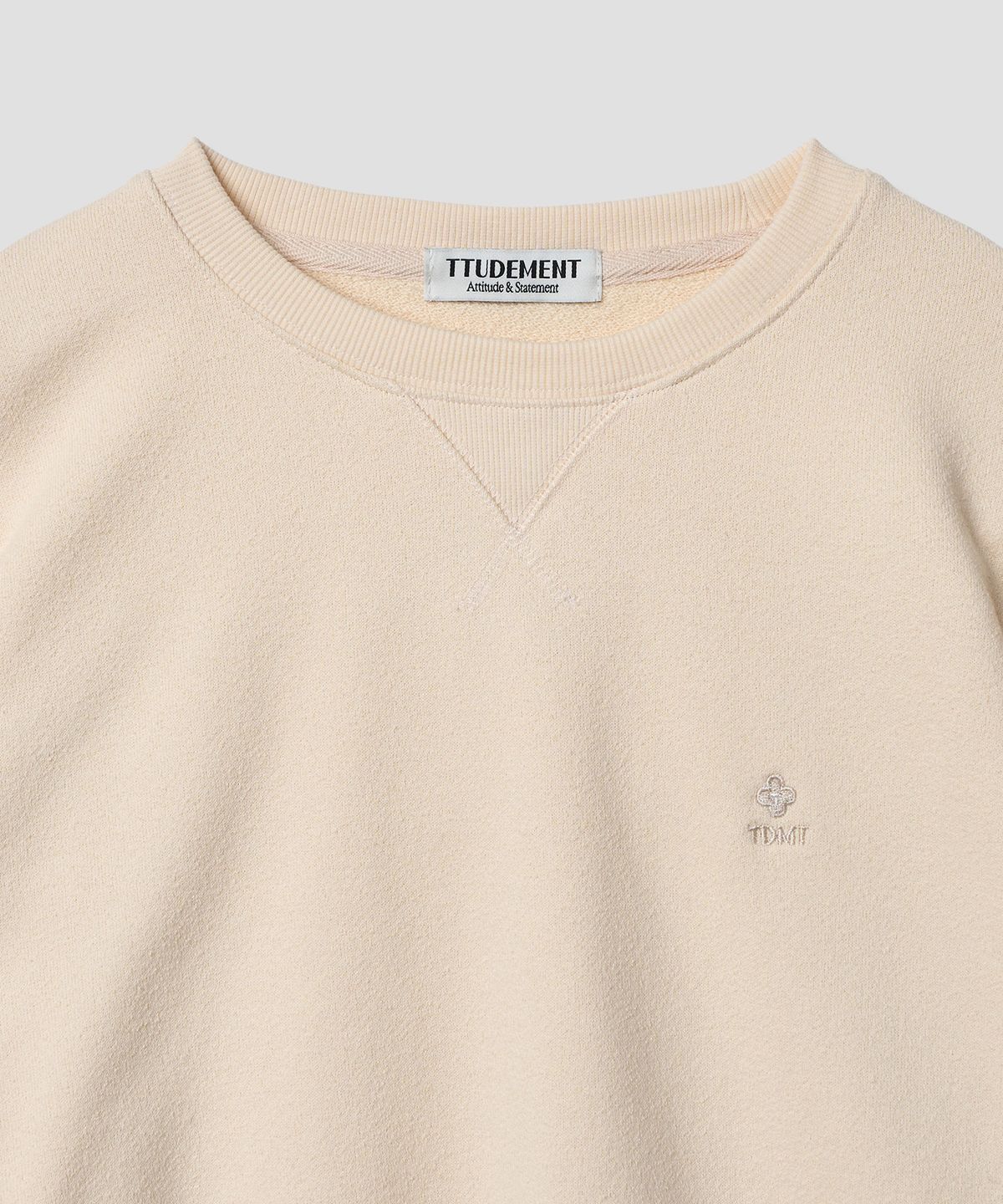 튜드먼트(TTUDEMENT) CLOVER BOUCLE SWEATSHIRT IVORY