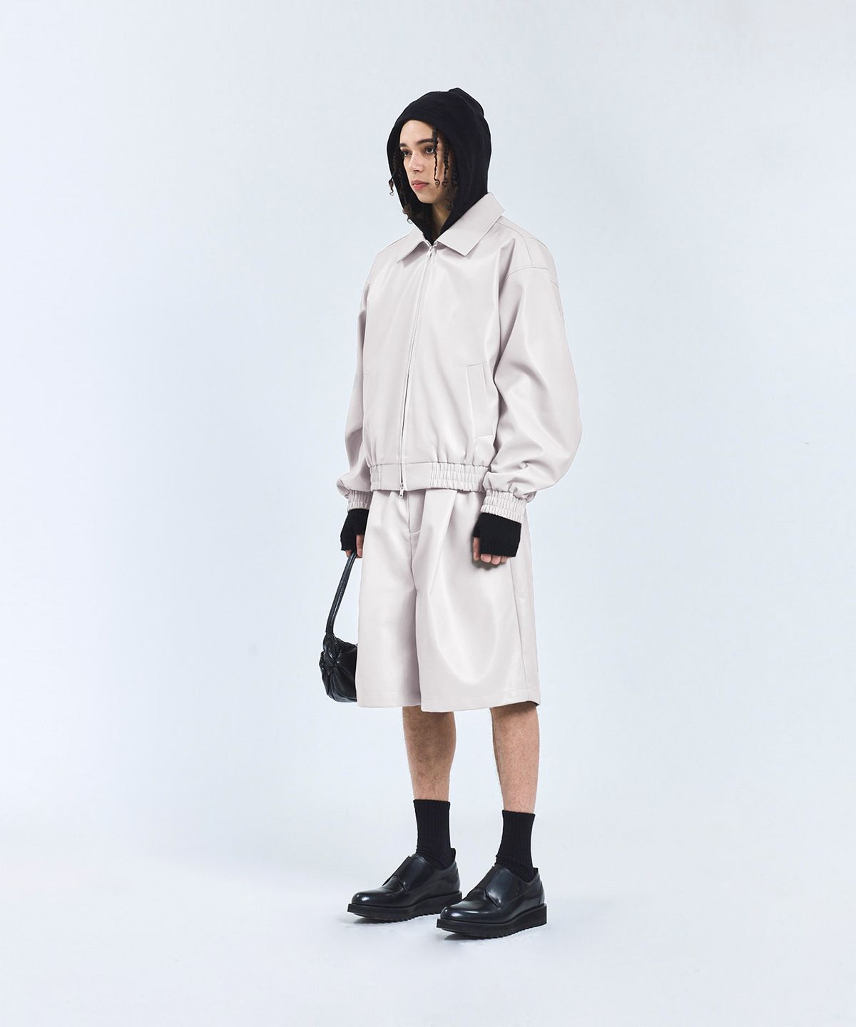 스탠다드에러(STANDARDERROR) 87-STAN234 스탠다드 헌팅 벨티드 버뮤다 레더 팬츠 아이보리