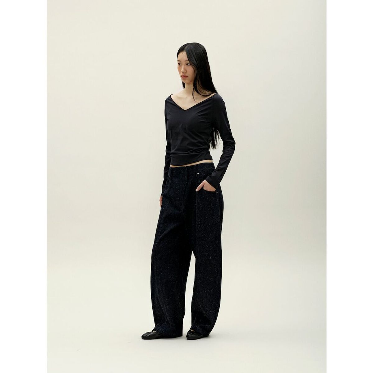 앙개(ANGGAE) Contrast Scoop Neck TShirt  Black