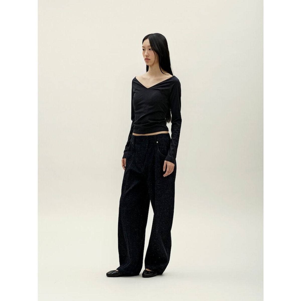앙개(ANGGAE) Contrast Scoop Neck TShirt  Black