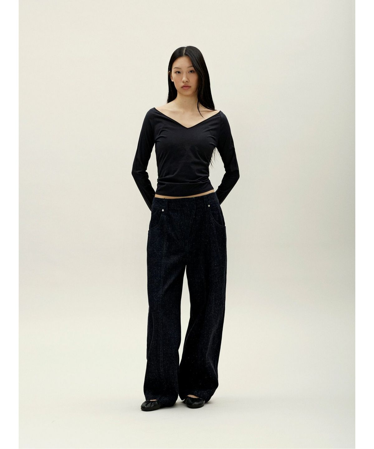 앙개(ANGGAE) Contrast Scoop Neck TShirt  Black