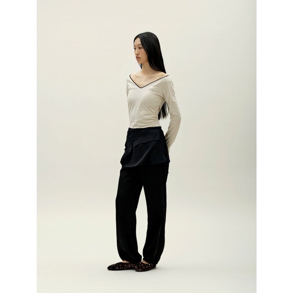 앙개(ANGGAE) Contrast Scoop Neck TShirt  Beige