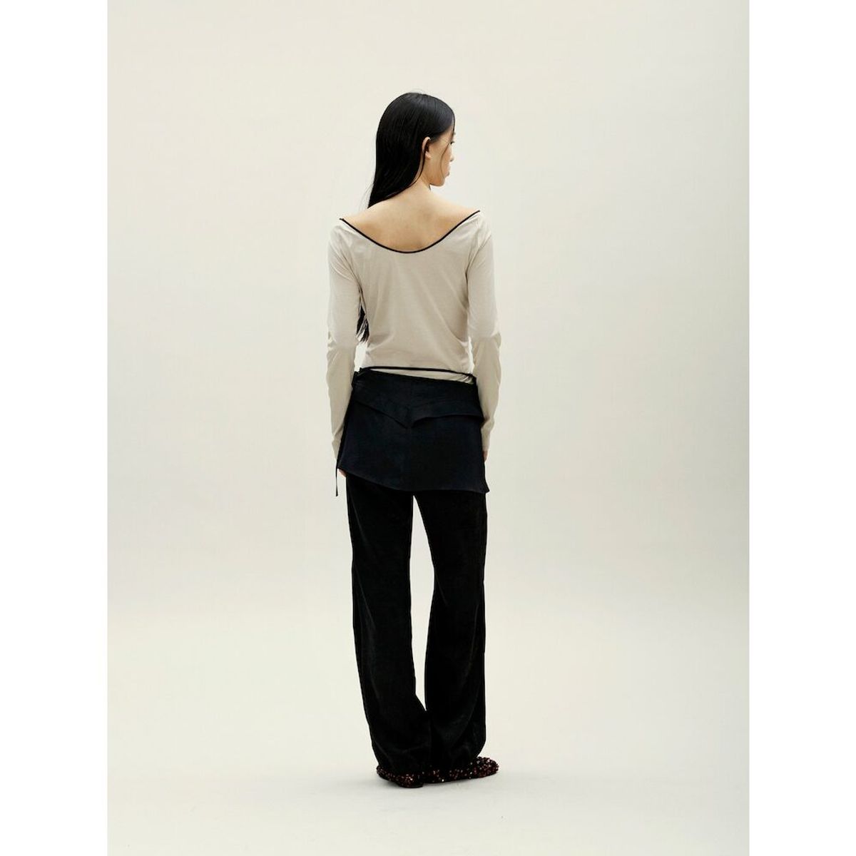 앙개(ANGGAE) Contrast Scoop Neck TShirt  Beige