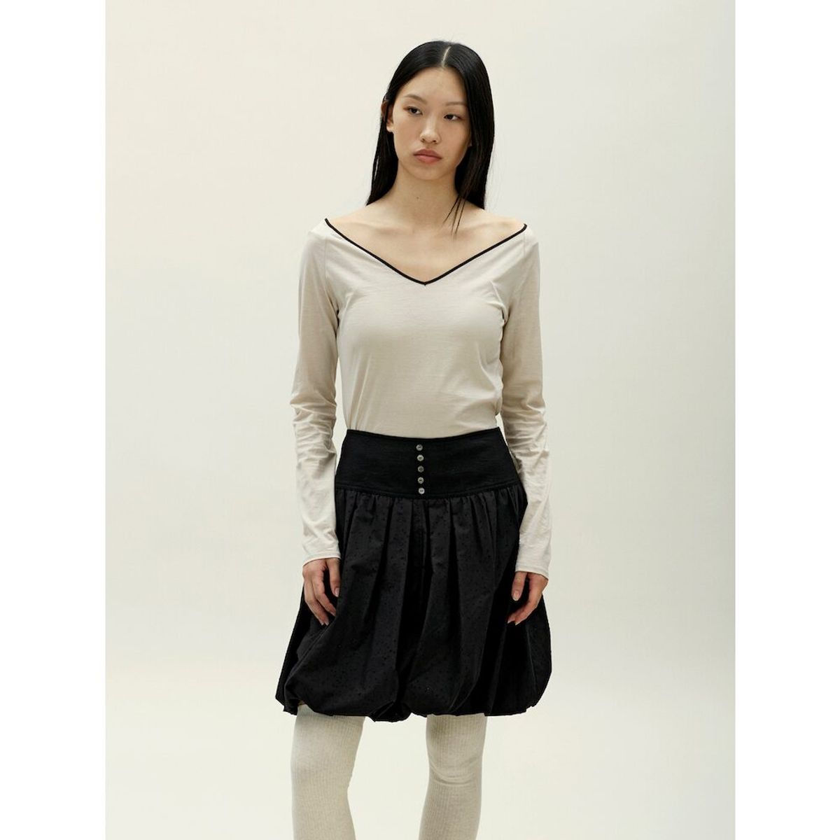 앙개(ANGGAE) Contrast Scoop Neck TShirt  Beige